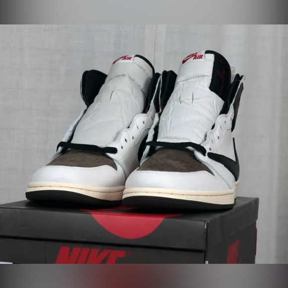 Jordan 1 High Travis Scott Reverse Mocha - Picture 4 of 4